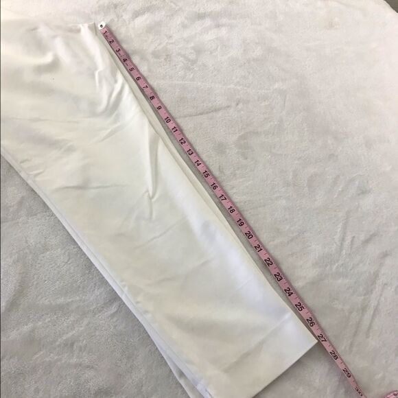 Ellen Tracy slim leg mid rise side zip clean lines white pants size 10 - Picture 10 of 10